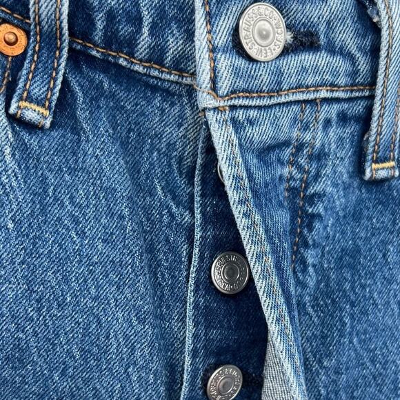 Levi's Ribcage Straight Denim Shorts Jean Medium Wash Blue Size 26 - Picture 3 of 7